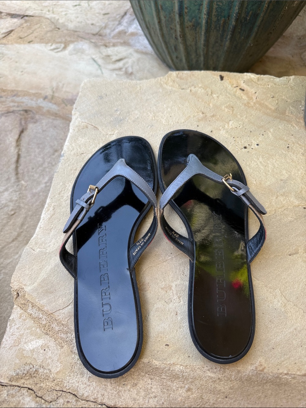 BURBERRY Icon Clip Housecheck Masie Flat Thong Sandal